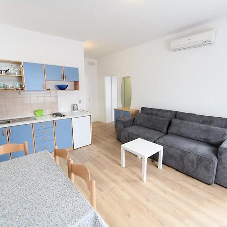 Cozy Beach Apartments Makarska Extérieur photo