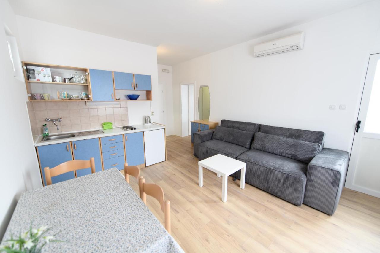 Cozy Beach Apartments Makarska Extérieur photo